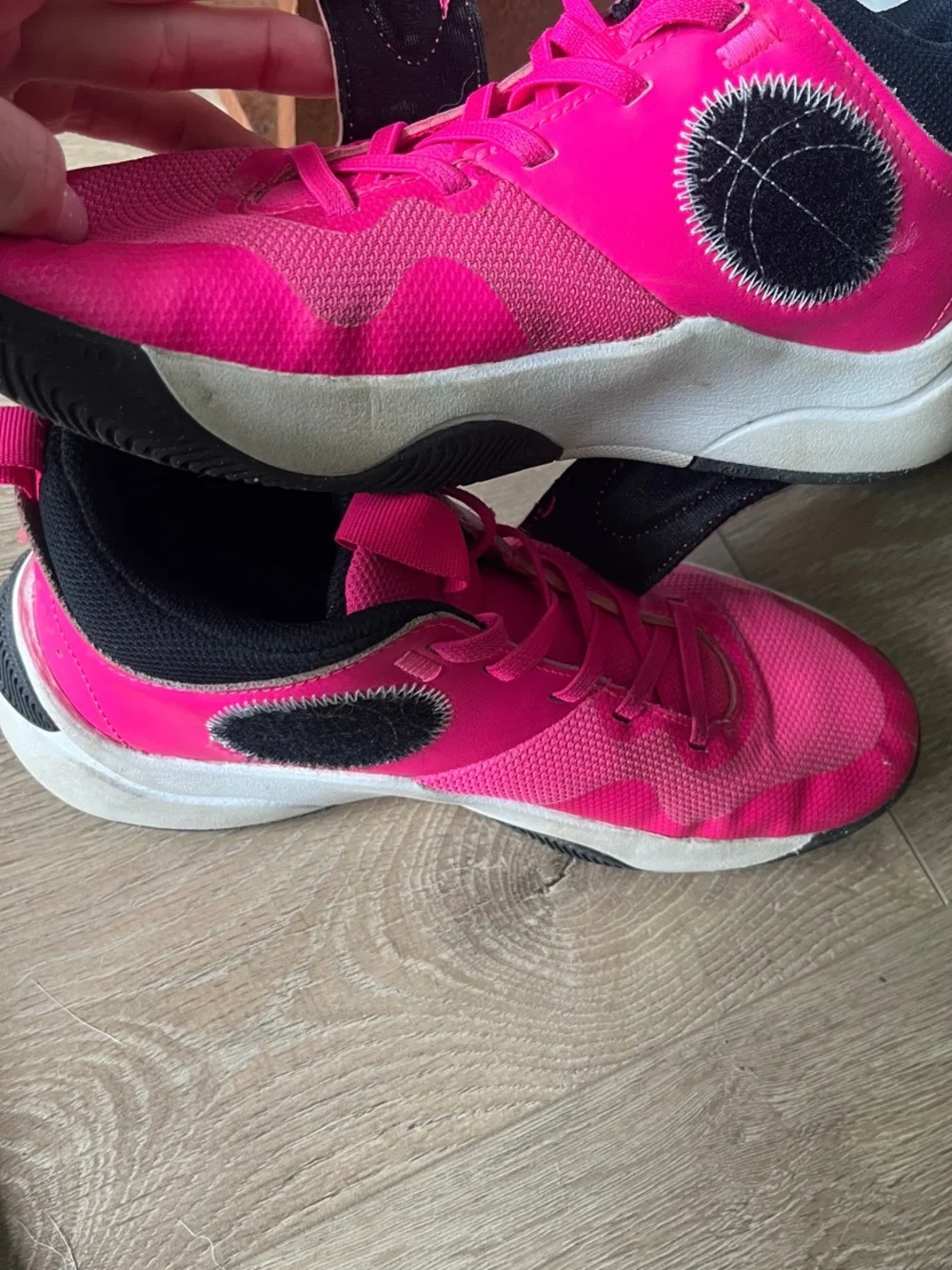 Nike Kids Basketball Velcro girls Hot Pink shoes Sneakers EUC SIZE 5.5